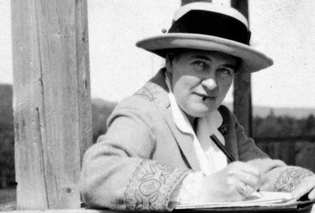 Коя е Уила Катър?